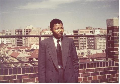 Il Discorso di Nelson Mandela all’Università di Witwatersrand: Un Ritorno Trionfale Dopo Anni di Oppressione